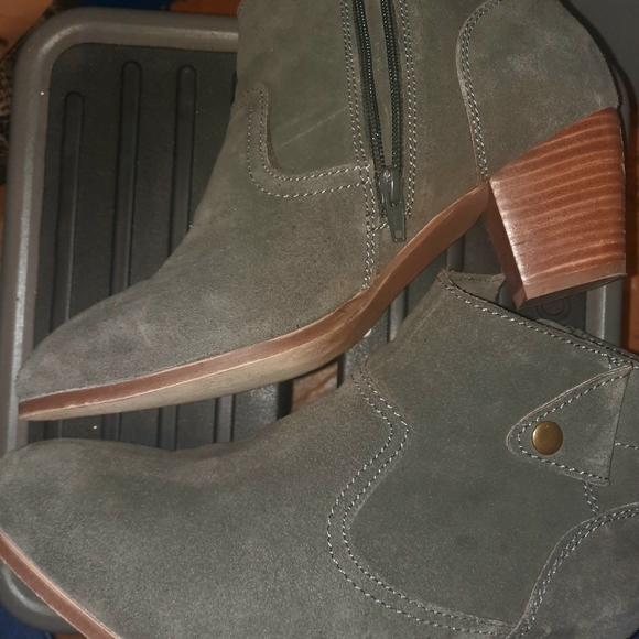 Diba Women's Booties - Picture 1 of 1